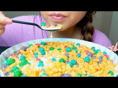ASMR Quaker Cap'N Crunch 'Crunch Berries' Cereal 먹방 *No Talking* Eating Sounds suellASMR