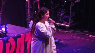 Mallrat - "Uninvited" (Live in Boston)