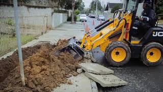 Mini retroescavadeira JCB   2021