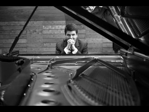 Kristhyan Benítez representará a Venezuela en el  Concurso Internacional  de Piano Premio Iturbi