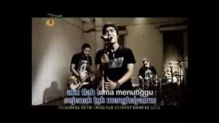Download lagu ST 12 Pangeran Cinta Karaoke Original Clip Live YouTube mp3 Download lagu ST 12 Pangeran Cinta Karaoke Original Clip Live YouTube mp3
