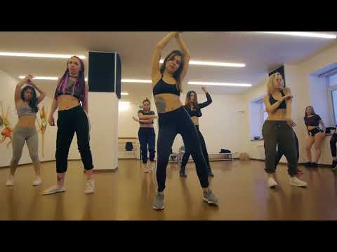 Hip Roll class by LyaLya. 10/02/18