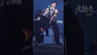 Download lagu 狼嚎!《脱掉脱掉戒指脱掉! Take it off Take it of》张哲瀚曼谷演唱會 Zhang Zhehan Bangkok Concert 20230511 (Cr:logo) mp3 Download lagu 狼嚎!《脱掉脱掉戒指脱掉! Take it off Take it of》张哲瀚曼谷演唱會 Zhang Zhehan Bangkok Concert 20230511 (Cr:logo) mp3