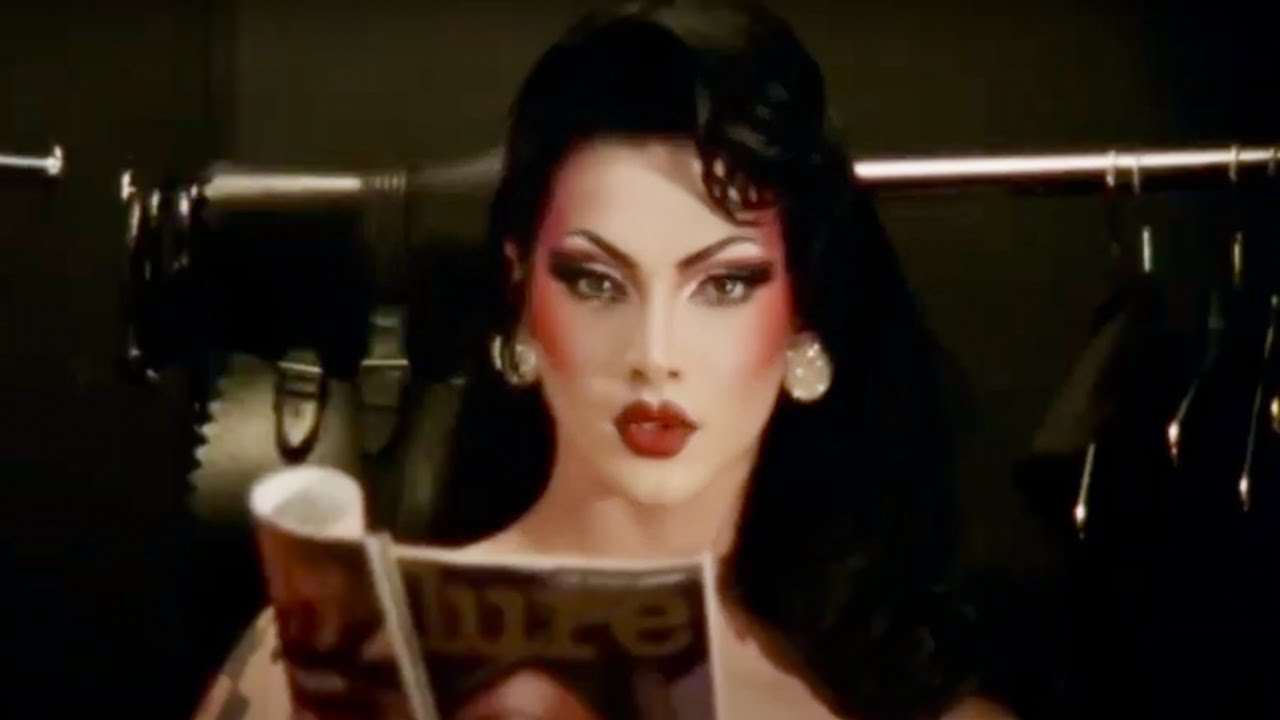 Miniature de la vidéo Violet Chachki for Pat McGrath Labs video du film Violet Chachki for Pat McGrath
