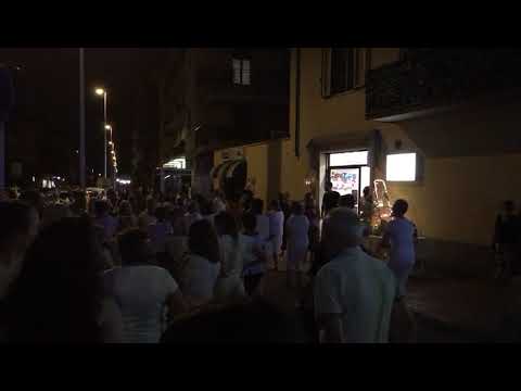 Ballo di gruppo alla festa in San Paolo di Prato