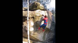 Video thumbnail: Ubik, 8b (sit). Fontainebleau