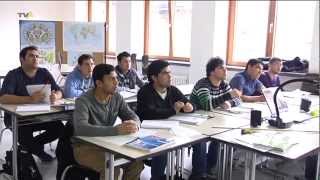 preview picture of video 'Einwanderungsland Deutschland: Asylbewerber lernen in Mindelheimer Berufsschule Deutsch'