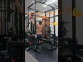 異常な上部のパンプ!