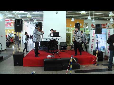 Formatia Florin Blaj Band la Targul de nunti Bacau 2012 - clip 1