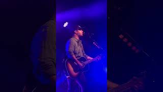 Wade Bowen sings 🎶Mood Ring 🎶 at the Barrelhouse in Chattanooga