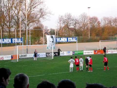 Corné Schilperoort zet Kloetinge op 3-0 tegen RCS