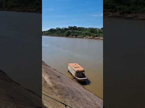 Rio juruá vazando muito aqui em guajará Amazonas