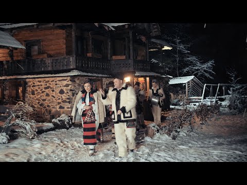 Adi Sabadîs & Calina Tomoiaga - Îi sara de Crăciun