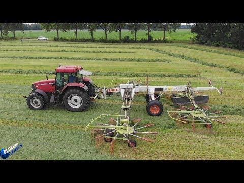 RAKING GRASS / CASE MX 110 / CLAAS LINER 3000 / DENEKAMP