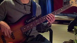 Video thumbnail for Fender Jazz Bass + Markbass Octaver Raw Series by Maarten Plukker