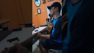 Download lagu JANJI HANYO DIMULUIK #janjihanyodimuluik #akustik #gitaris #mdlubischannel #cover #alyasasaskia mp3