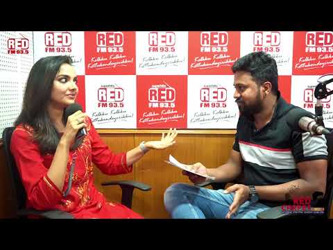 download lagu mp3 mp4 Samvrutha Sunil, download lagu Samvrutha Sunil gratis, unduh video klip Samvrutha Sunil