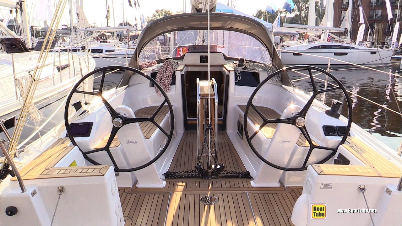 Hanse 315 Sailing Yacht - Deck and Interior Walkaround - 2015 Annapolis Sail Boat Show