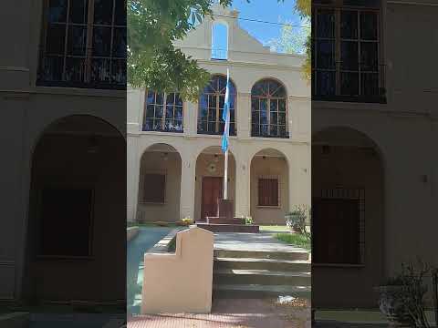 saliendo por el otro extremo de la Hoya nos encontramos con la municipalidad de el Volcán, San Luis