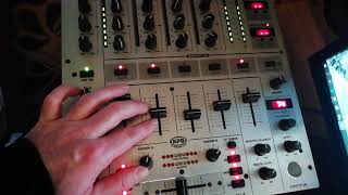 Video thumbnail for Behringer djx700 by tomi tamás