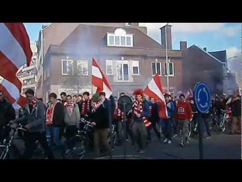 Colonne Veekaa-supporters (KV Kortrijk - AA Gent)