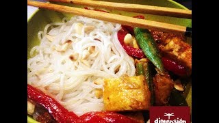 Tofu con curry rojo y pasta de arroz -sin gluten