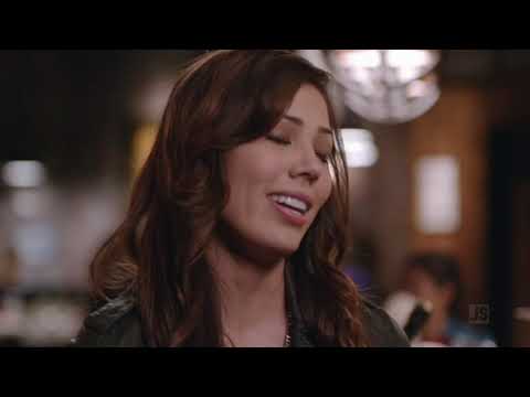 Bones - Hodgins telling friends about baby