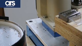 Tiny components flexible feeder: FlexiBowl for eye-glasses assembly