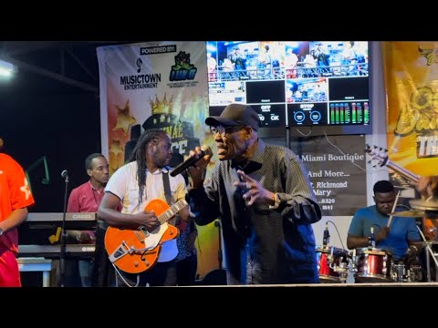 Reggae Icon Leroy Gibbons Singing His CLASSIC HITS Before Collecting Music Award @ RubADub Thursday
