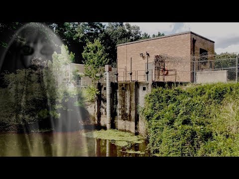 Fishing a HAUNTED Canal (I GOT CHASED OUT)