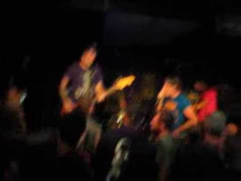 Guttermouth - Hit Machine / She's Got The Look (Soprano's) September 27, 2013