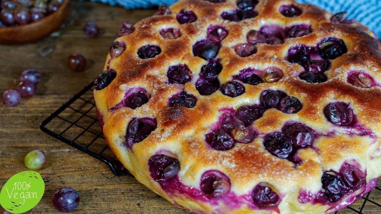 Watch Now SCHIACCIATA TOSCANA con l'UVA | Ricetta facile FOCACCIA DOLCE SCHIACCIATA TOSCANA con l'UVA | Ricetta facile FOCACCIA DOLCE