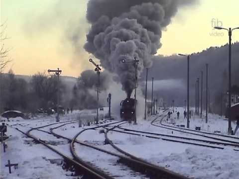 Volldampf-Ausfahrten beim Winterdampf mit mächtigen Dampfwolken