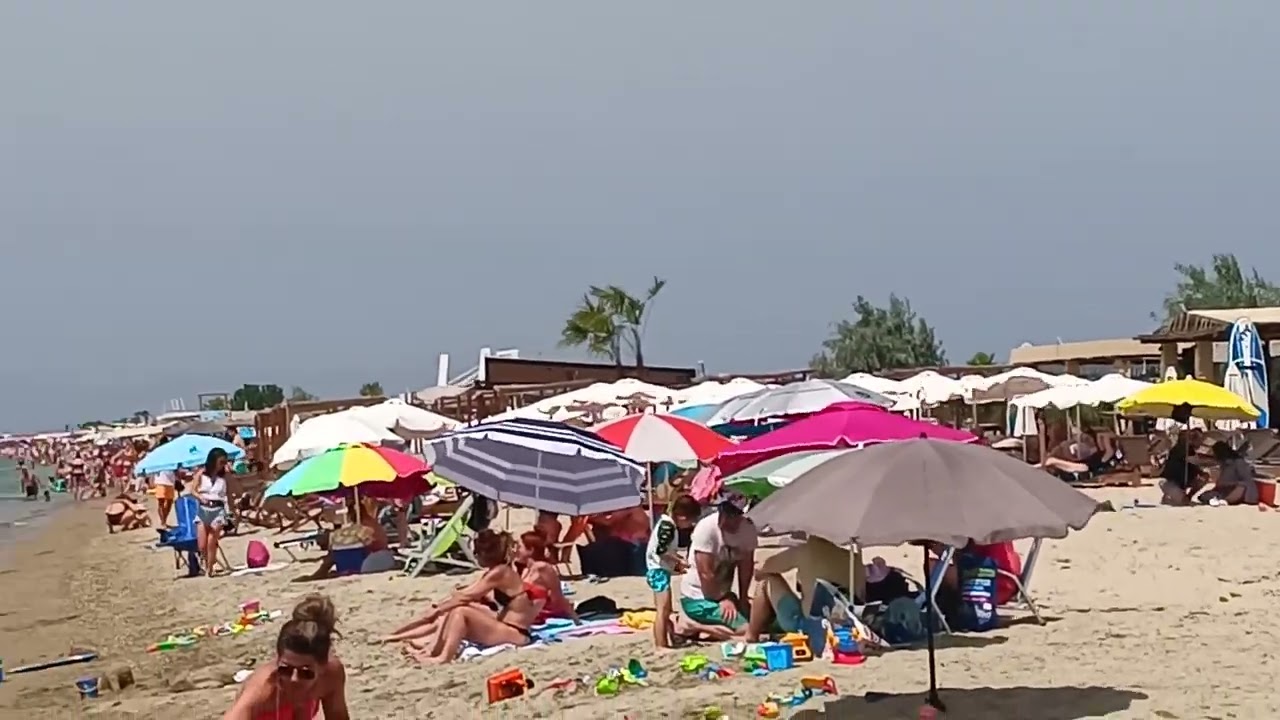 Einwohner von Attika und Thessaloniki bevorzugten den Strand, um abzustimmen