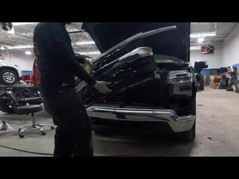 HOW TO REMOVE ALL PARTS OFF FRONT OF NEWER MODEL SILVERADOS! (BUMPERS, GRILLS, CLOSEOUT, ETC.)