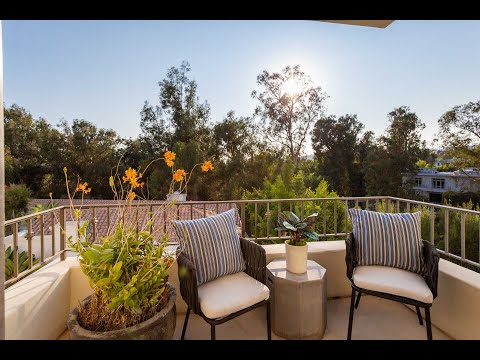 453 S. Barrington Avenue #304 | Brentwood, CA