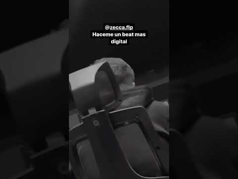 Tiago PZK pidiendole un beat mas digital a Zecca