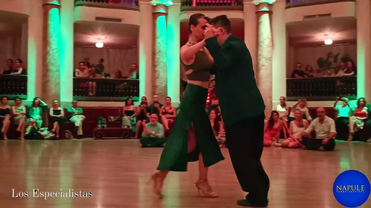 Video thumbnail for Veronica Toumanova y Asya Moiseeva @ Napule Tango Festival 2023, Salone Margherita_1/4