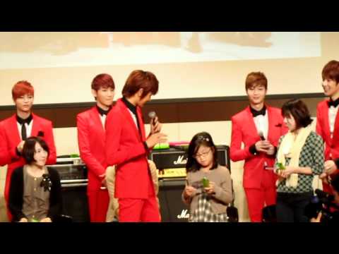 LEDApple - Kyu and the Little Girl