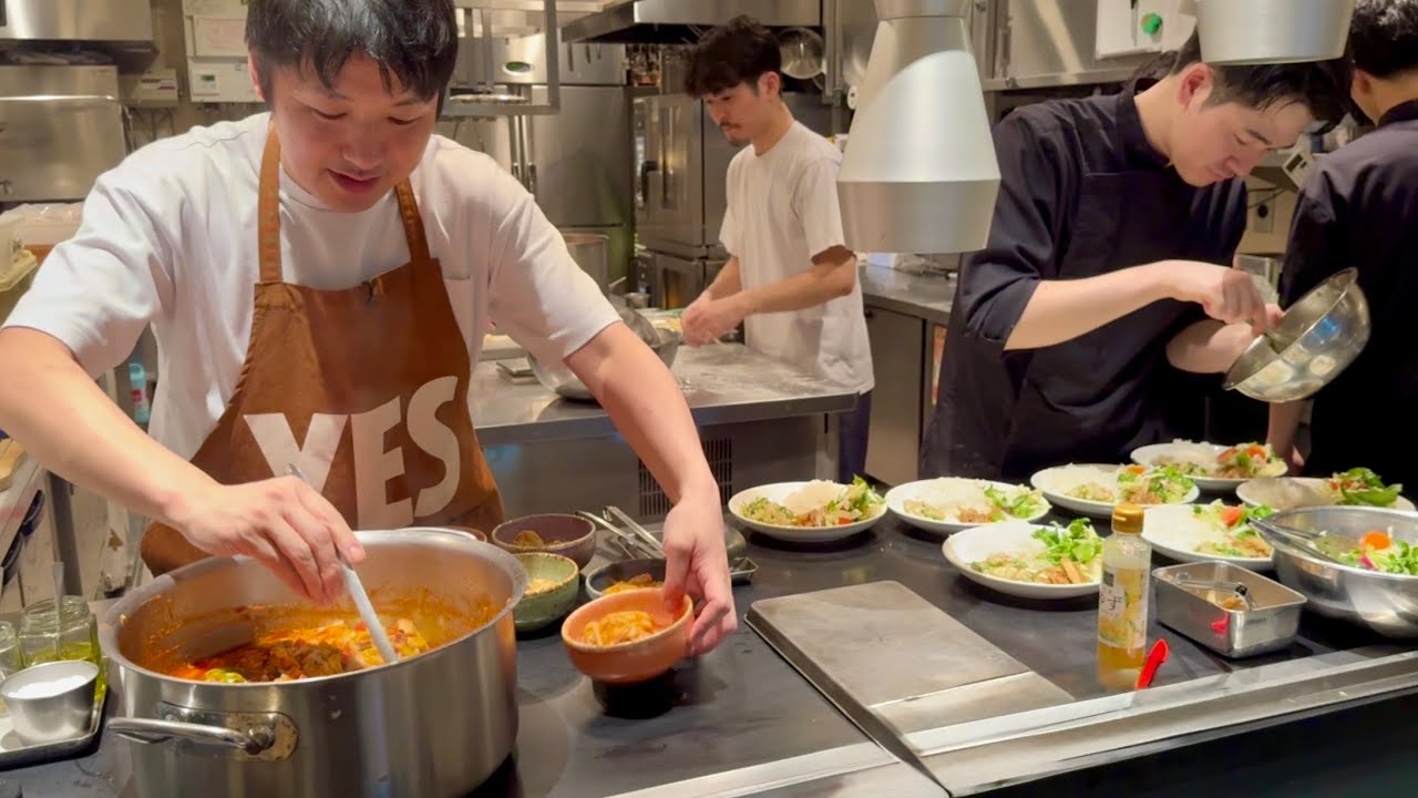 まかないのロールキャベツはこう巻く【シェフが手間暇かけずにサクッと10人前作るロールキャベツの作り方】