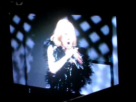 [FANCAM] 111210 GG Tour in SG 2nd night - Devil's Cry