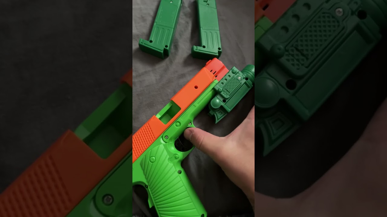 9 Dollar toy gun from WALMART!! Electable mag and working flashlight!!