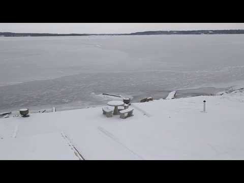 The Mississippi River While It's Frozen!