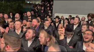 "חופה מרגשת" אברהם מרדכי שווארץ 🎤 אהרלה סמט 🎤מני שטרייכר 🎤צביקי לוין 🎹 איציק עקשטיין 🎸 אברימי בלטי 🎷