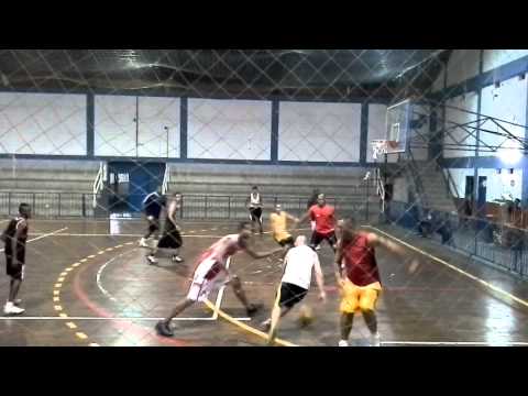 Basquete na associação Guarulhos 1º jogo