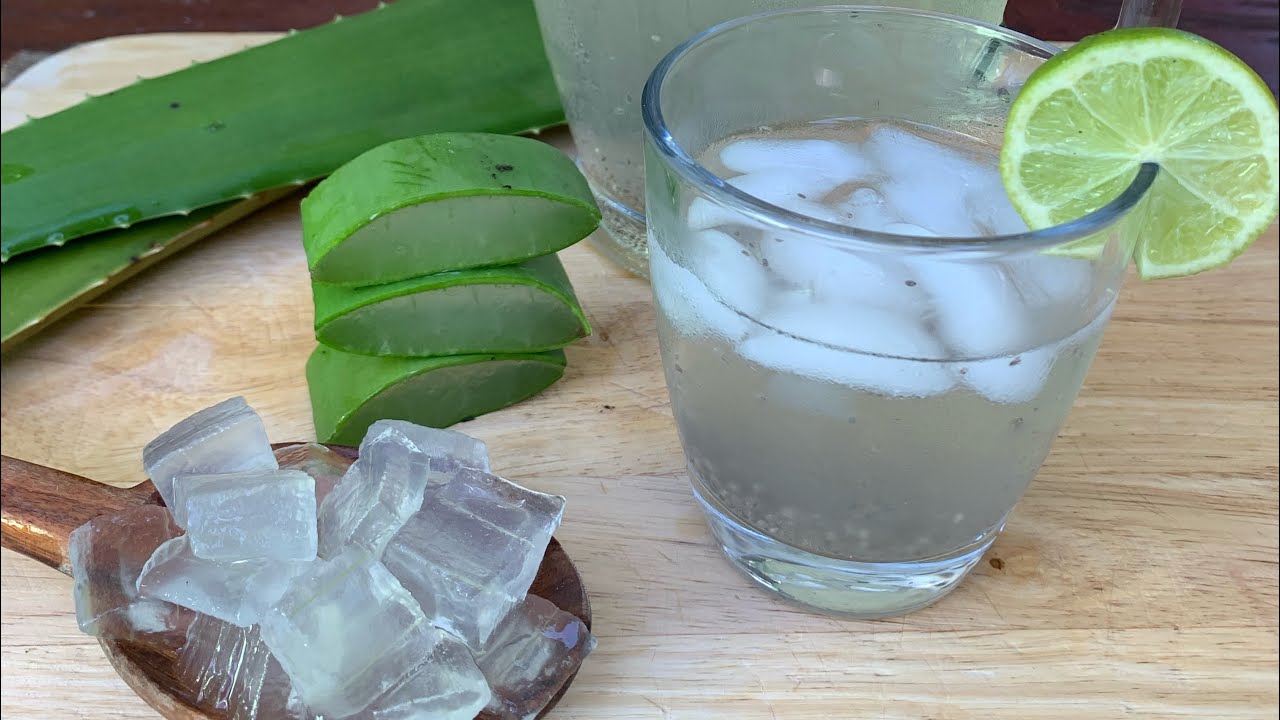 Refrescante agua de Sábila  o (aloe vera)con Limon 🍋😋😋