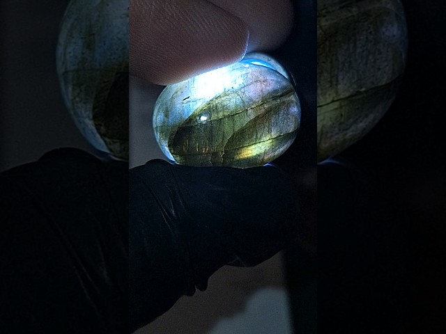 حجر الطاؤوس الطبيعي موثق ومفحوص بشهادة مختبر