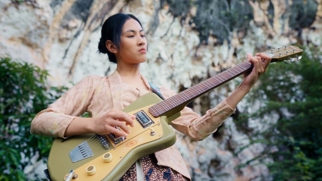 The Melting Minds - In A Land (Official Music Video)