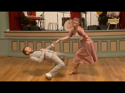 BOOGIE WOOGIE Dance Improv by Sondre & Tanya