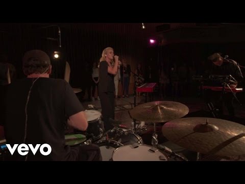 Broods - Conscious (Live From Capitol Records Studio A)